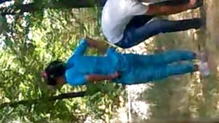मादक हौशी गोरे चिक तिच्या नवीन प्रियकराला एक अप्रतिम हँडजॉब देते