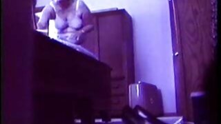 कोंबड्यासाठी भुकेलेली वेरोनिका जेटला कडक काळी रॉड चोखण्यात मजा येते आणि मिशनरी स्थितीत दणका बसतो