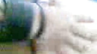 Skanky हौशी मुलगी परिपक्व तहानलेल्या माणसाला तोंड देत आहे