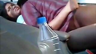 मांसाहारी डूडल काउगर्ल शैलीवर मोठ्या तळाशी स्लट हॉप्स