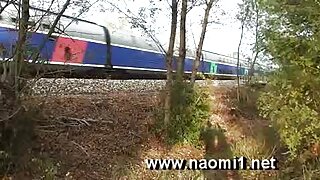 पँटीहोजमधील फॅबियाना तिची वासनायुक्त मांजर चोखत आहे